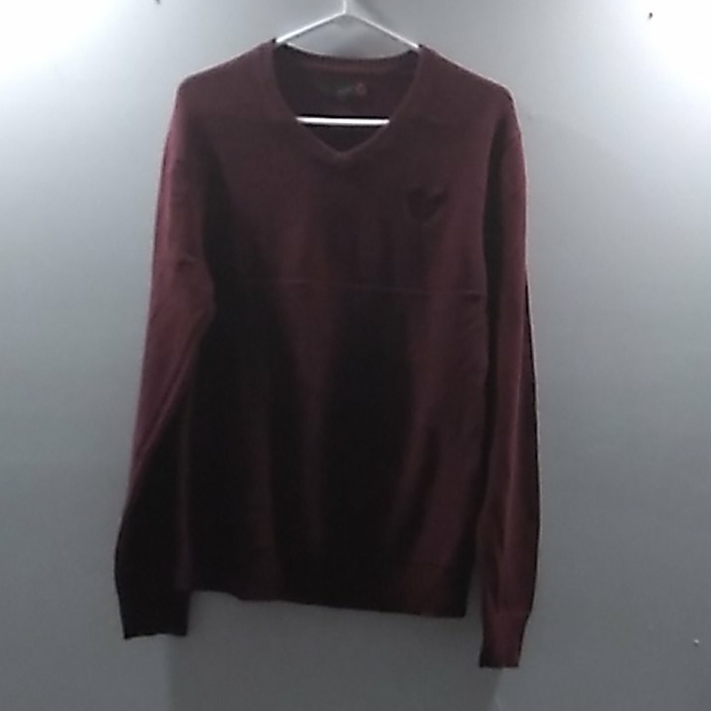 G by Guess v neck sweater sz L